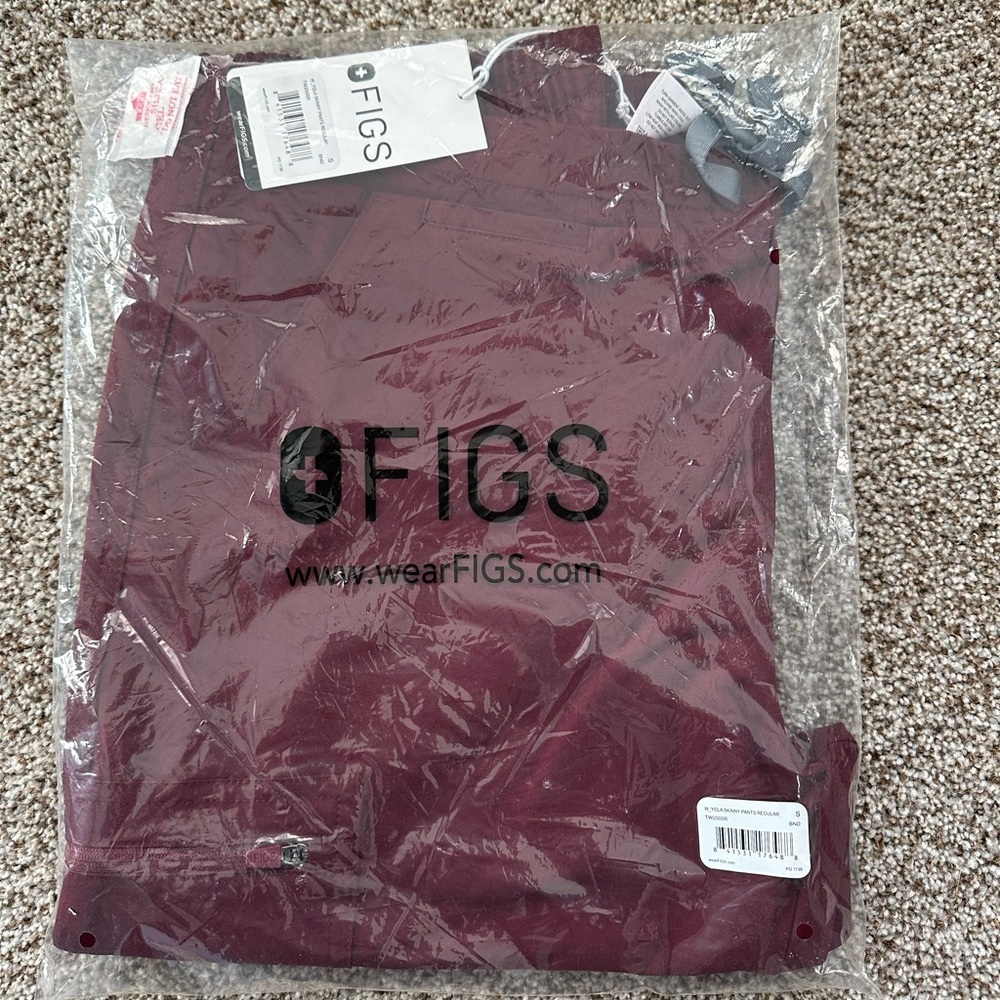 Figs Yola Skinny scrub pants NWT